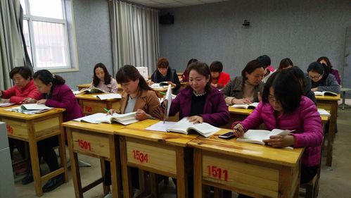 四间房一中读书沙龙活动――《激励评价机制教育教学》